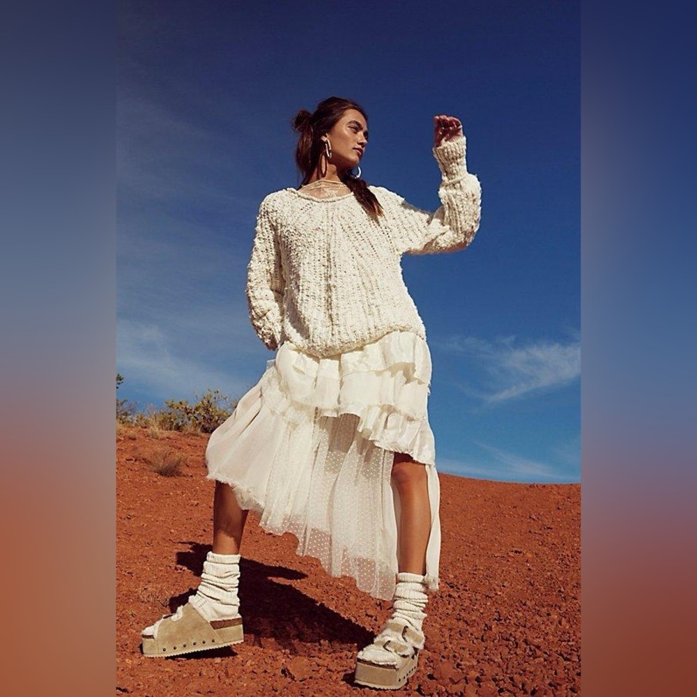 Free People Cream Sweater - Crew Neck